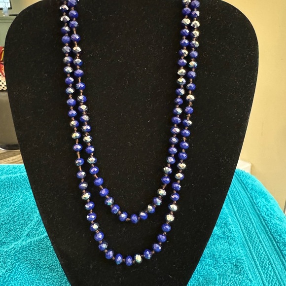 Elegant Blue Beaded Necklace - Picture 1 of 2